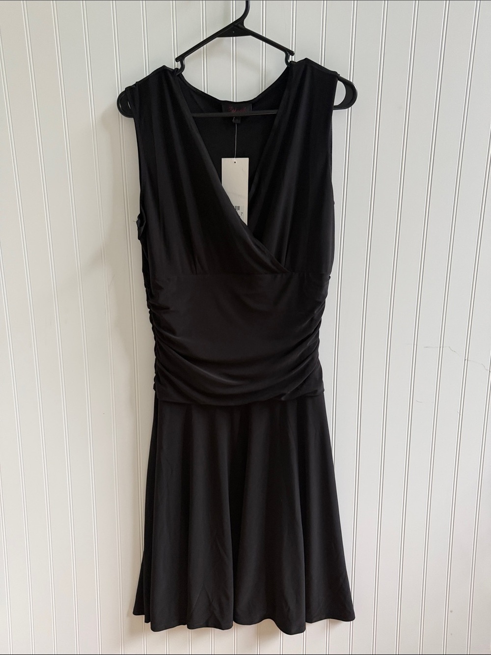 (071)Sleeveless Black Midi Dress with V-Neck and Ruched Waist
